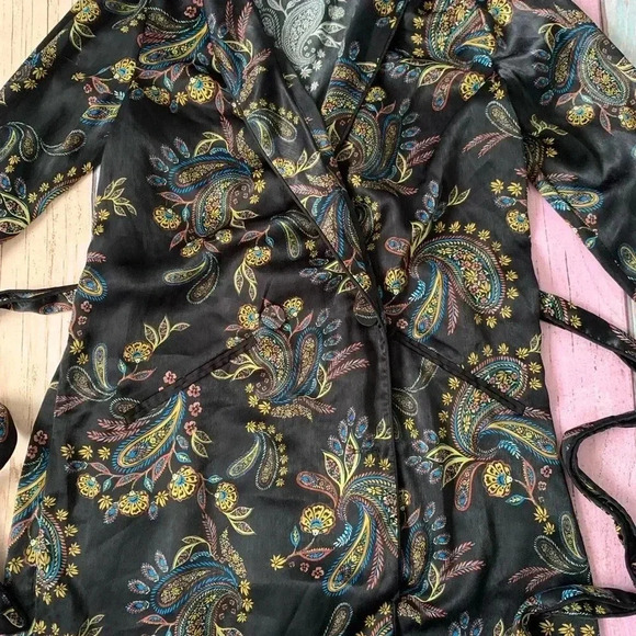 House of Harlow 1960 x Revolve paisley Arthur top - Picture 7 of 11